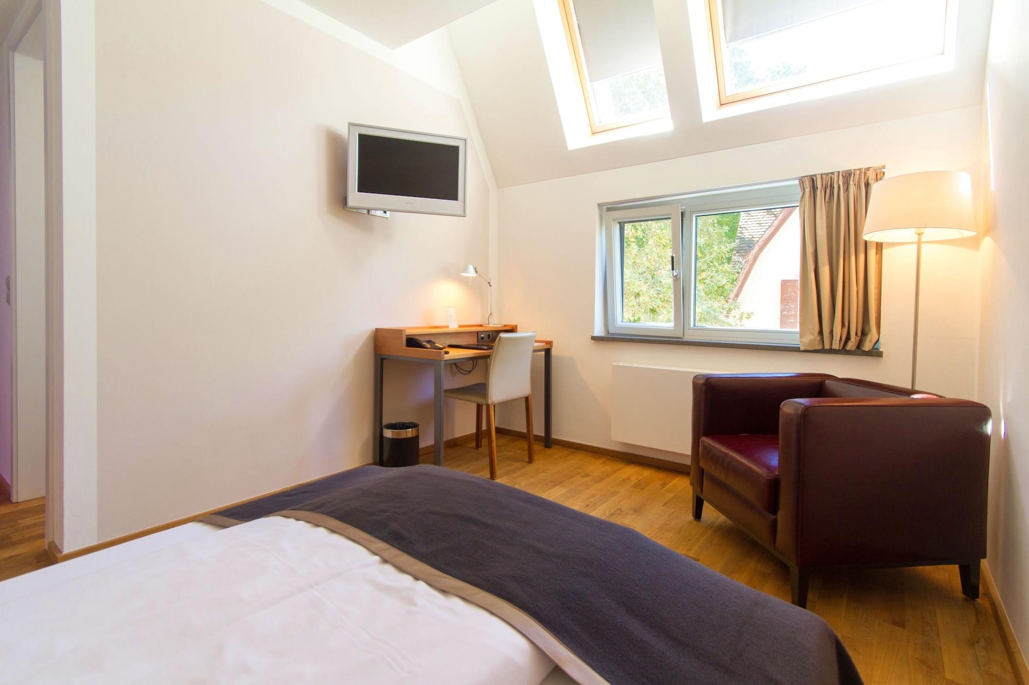 Qube Hotel Bergheim Хайдельберг Экстерьер фото