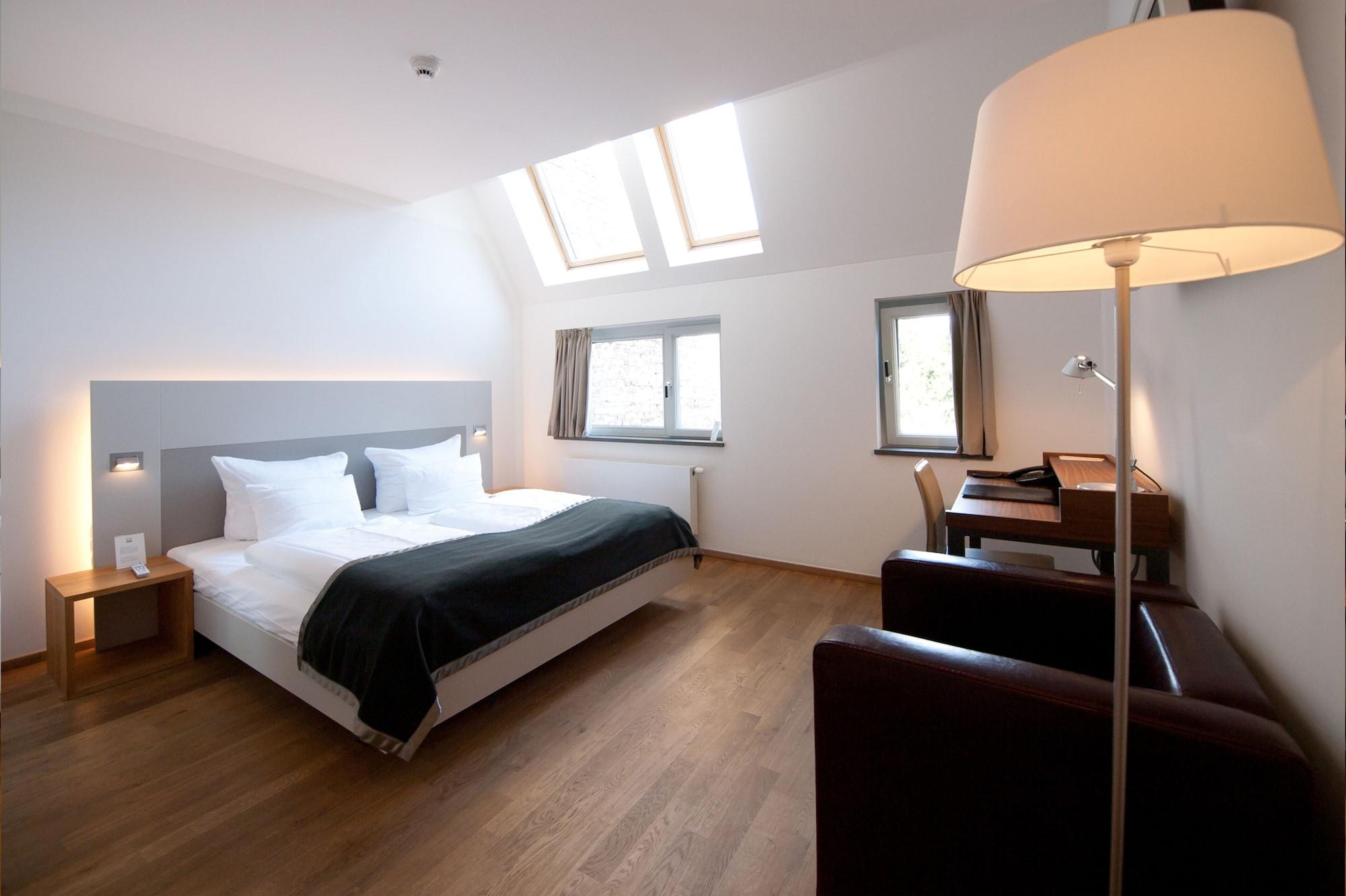 Qube Hotel Bergheim Хайдельберг Экстерьер фото