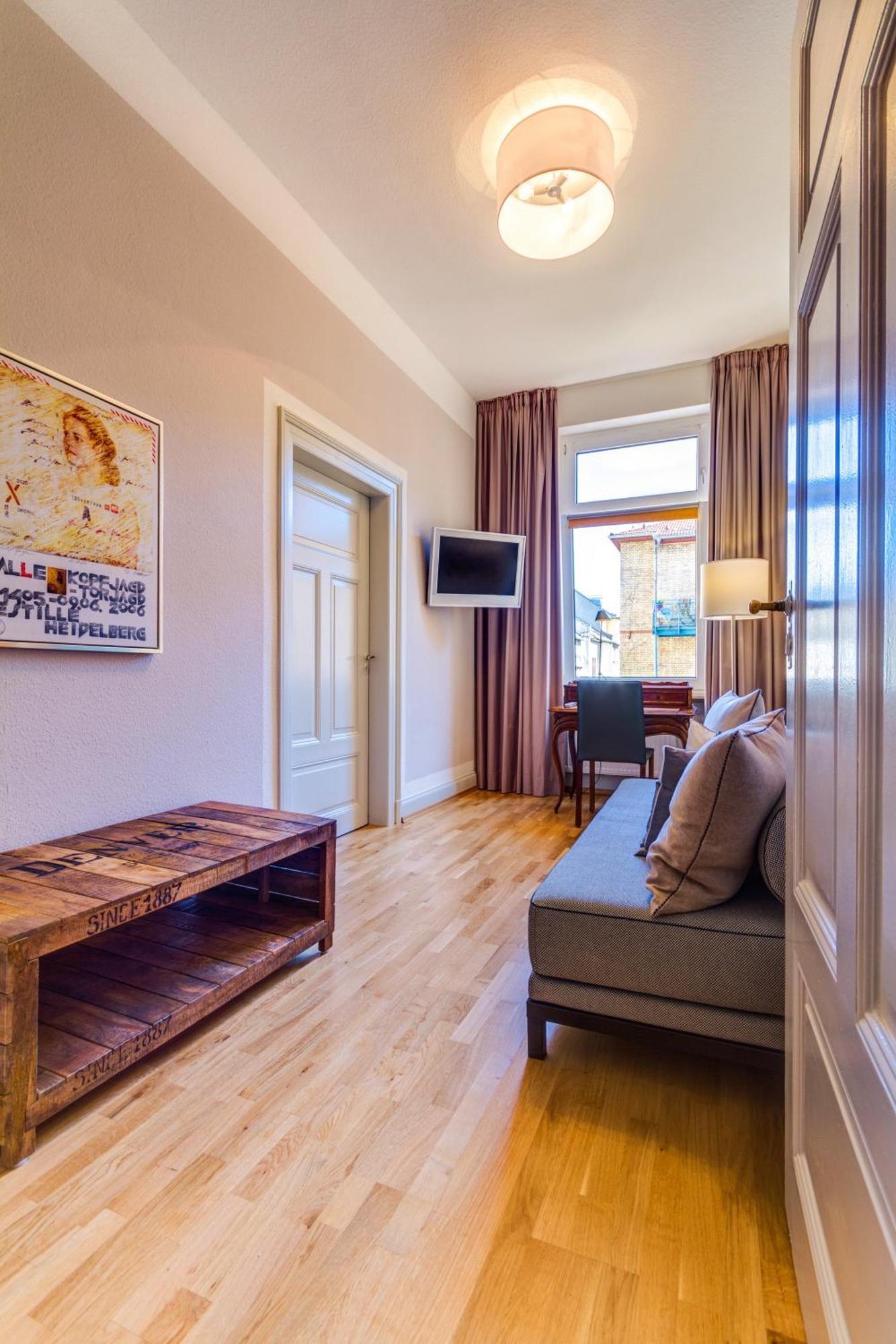 Qube Hotel Bergheim Хайдельберг Экстерьер фото